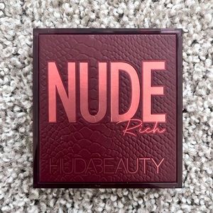 HUDA BEAUTY Nude Eyeshadow Palette in Rich